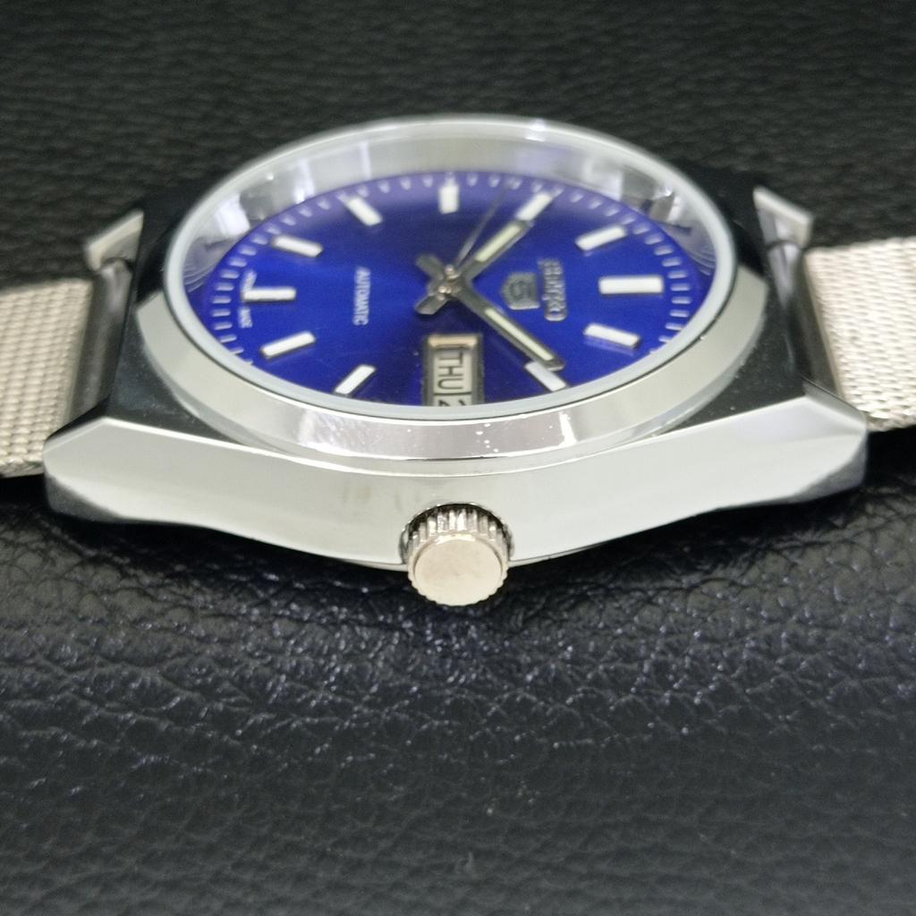 AUTOMATIC VINTAGE SEIKO 5 REFURBISHED JAPAN MENS BLUE COLOR DIAL WATCH A440668-4 Sk-a440668