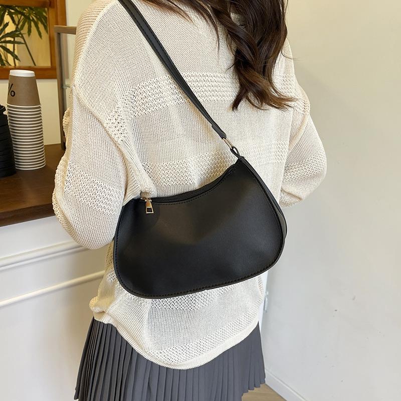Popular fashion solid color handbag new shoulder armpit bag handbag lightweight casual bag
