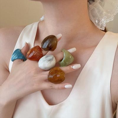 Pierścionek geometryczny okrągły z żywicą plamkową, spersonalizowany wszechstronny niszowy pierścionek na palec wskazujący, prosta moda i biżuteria wysokiej klasy