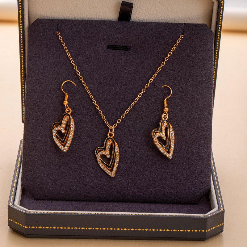 Simple Full Diamond Earrings Necklace Set Retro Love Butterfly Collarbone Chain Ear Hook Women'S Fashion Versatile Jewelry