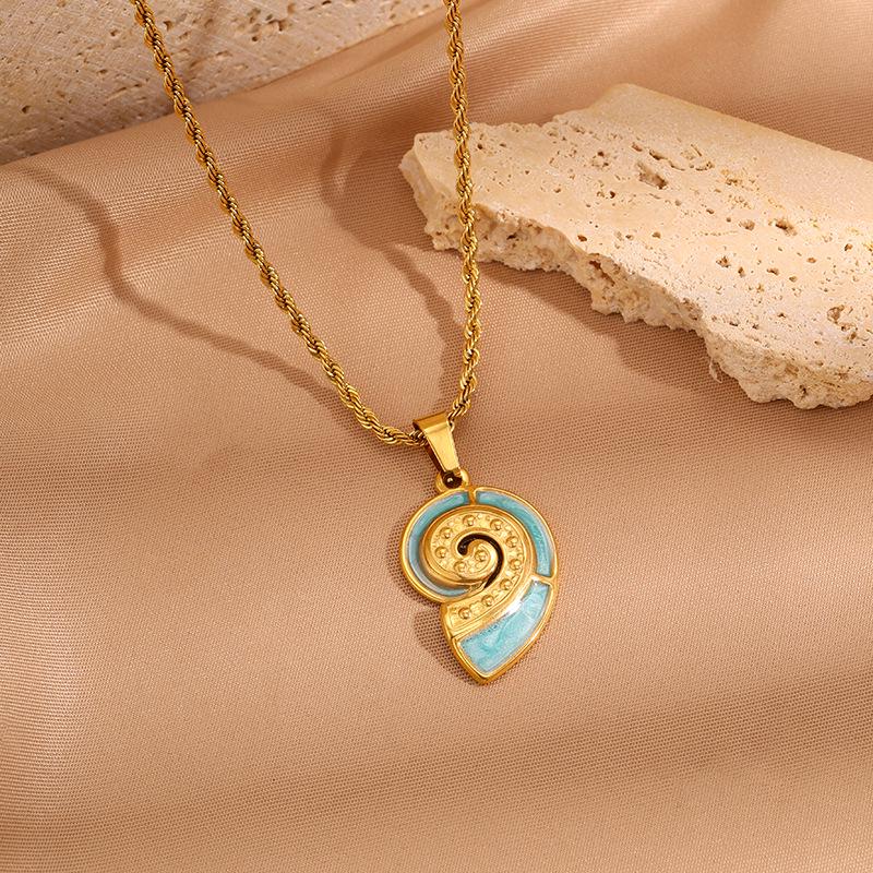 Vintage Ocean Seashell Stainless Steel Clavicle Necklace for Women - High-End Titanium Jewelry