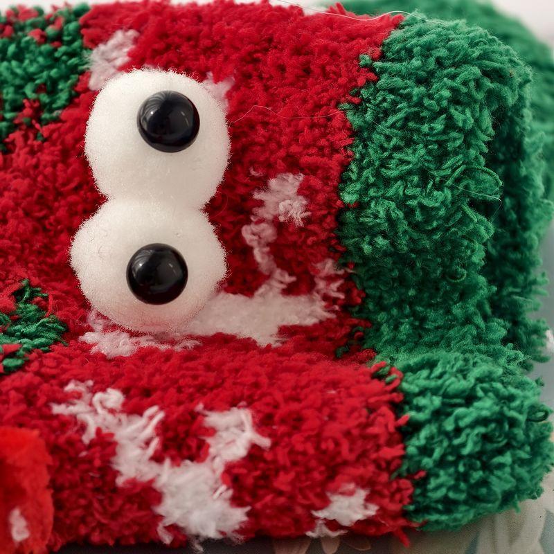 Christmas Holding Hands Socks Funny Magnetic Suction 3D Doll Couple Socks Unisex Couple Socks Winter Christmas Supplies Gift