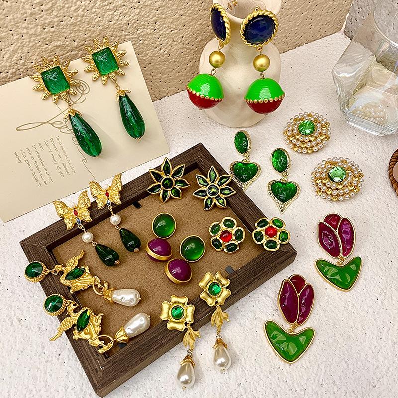 Classic Middle Women Girls Enamel Flower Earrings Ear Clip Vintage Elegant Lady High-end Party Banquet Accessories Jewelry
