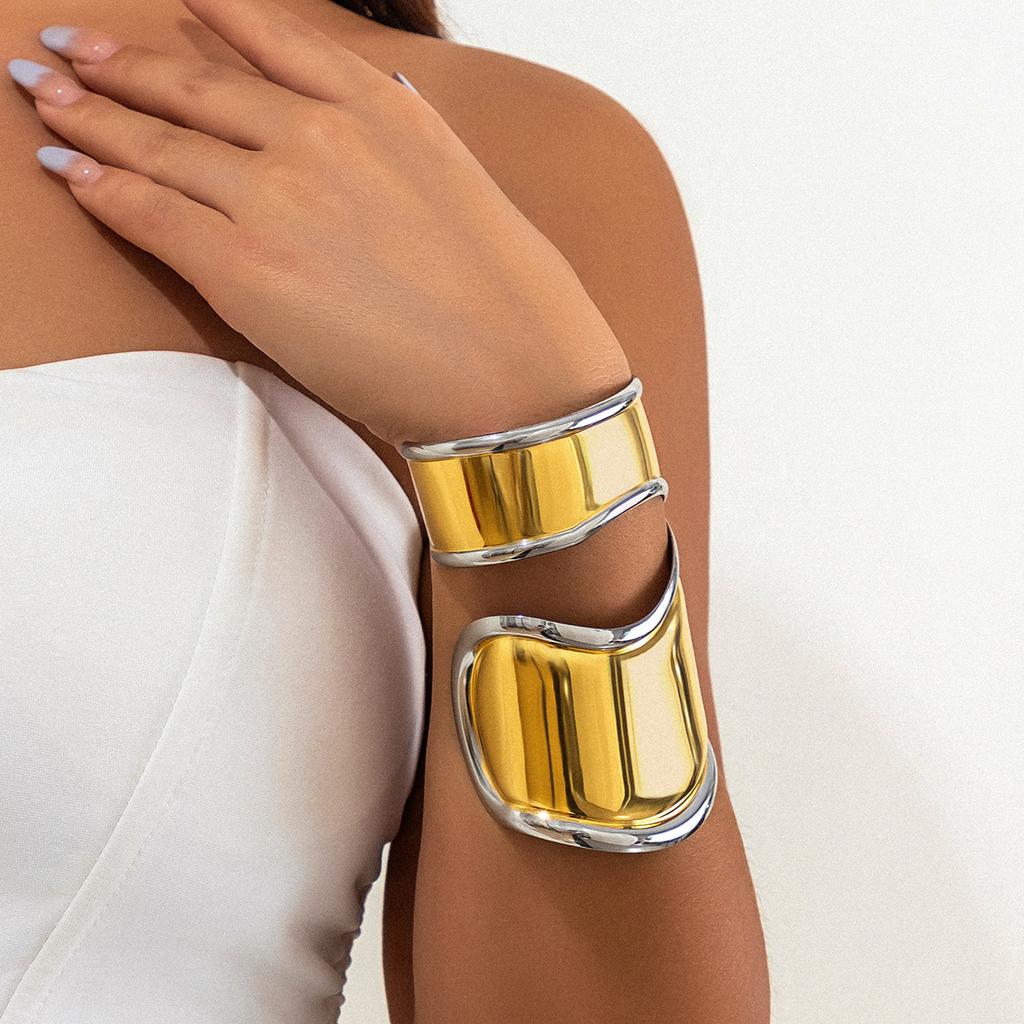 Retro Irregular Exaggerated Three-Dimensional Wide Bracelet Female, Personalized Geometric Metal Glossy Bracelet