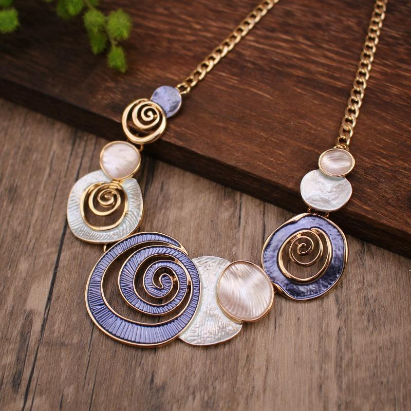 Color Painting Oil Hollow Conch Necklace, Versatile Women's High-end Conch Necklace