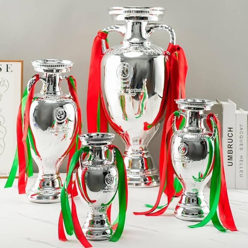 Euro Albart Fotballmaskot Fotballtrofé Resinmodell Figur Suvenirer Fan