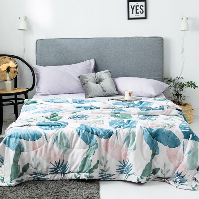 

Yiyiai Tropical Green Plants Summer Cool-Touch Quilt