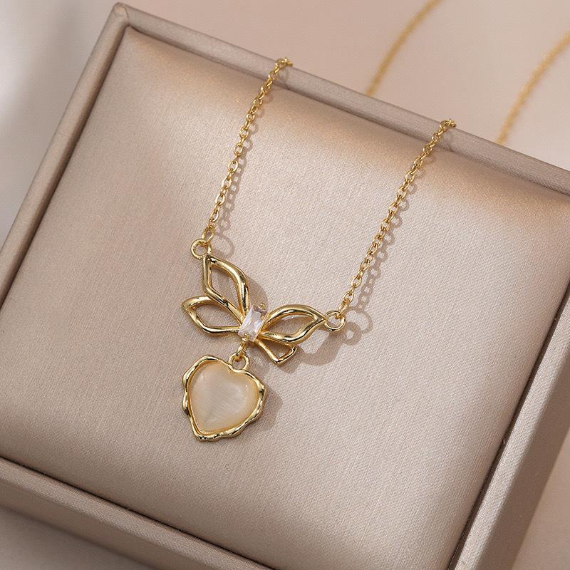 Butterfly Necklace with Color-Retaining Zircon - Fashionable, Versatile Women's Jewelry Accessory.