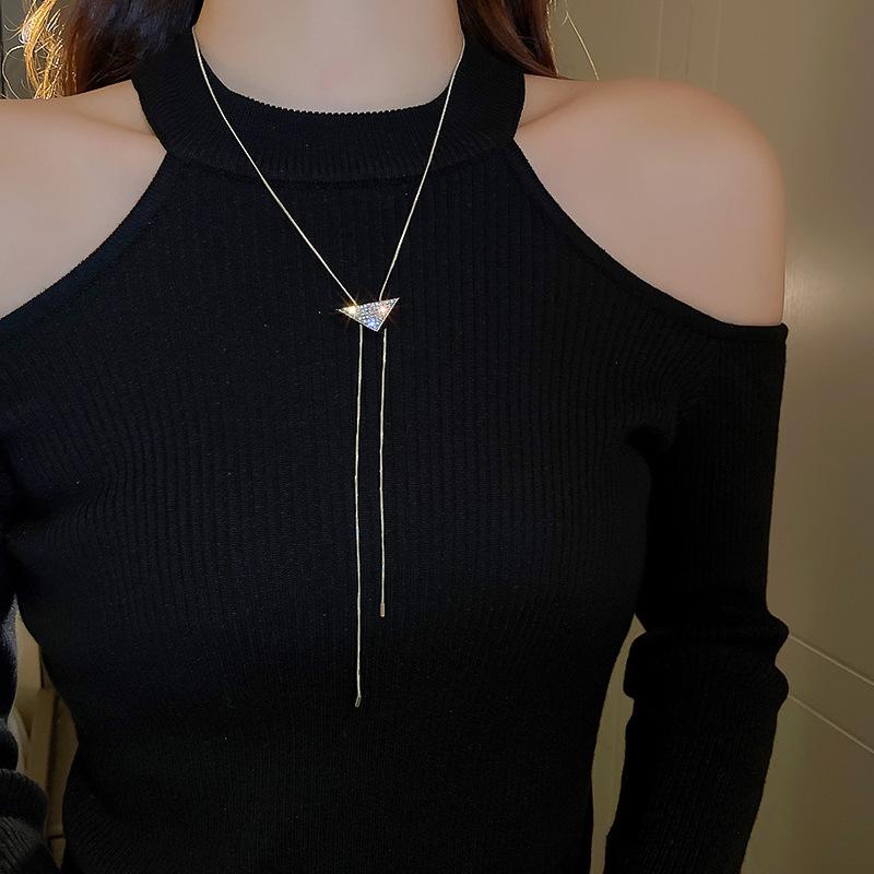 Simple butterfly adjustable necklace niche versatile light luxury sweater chain women's high-end fashion temperament jewelry