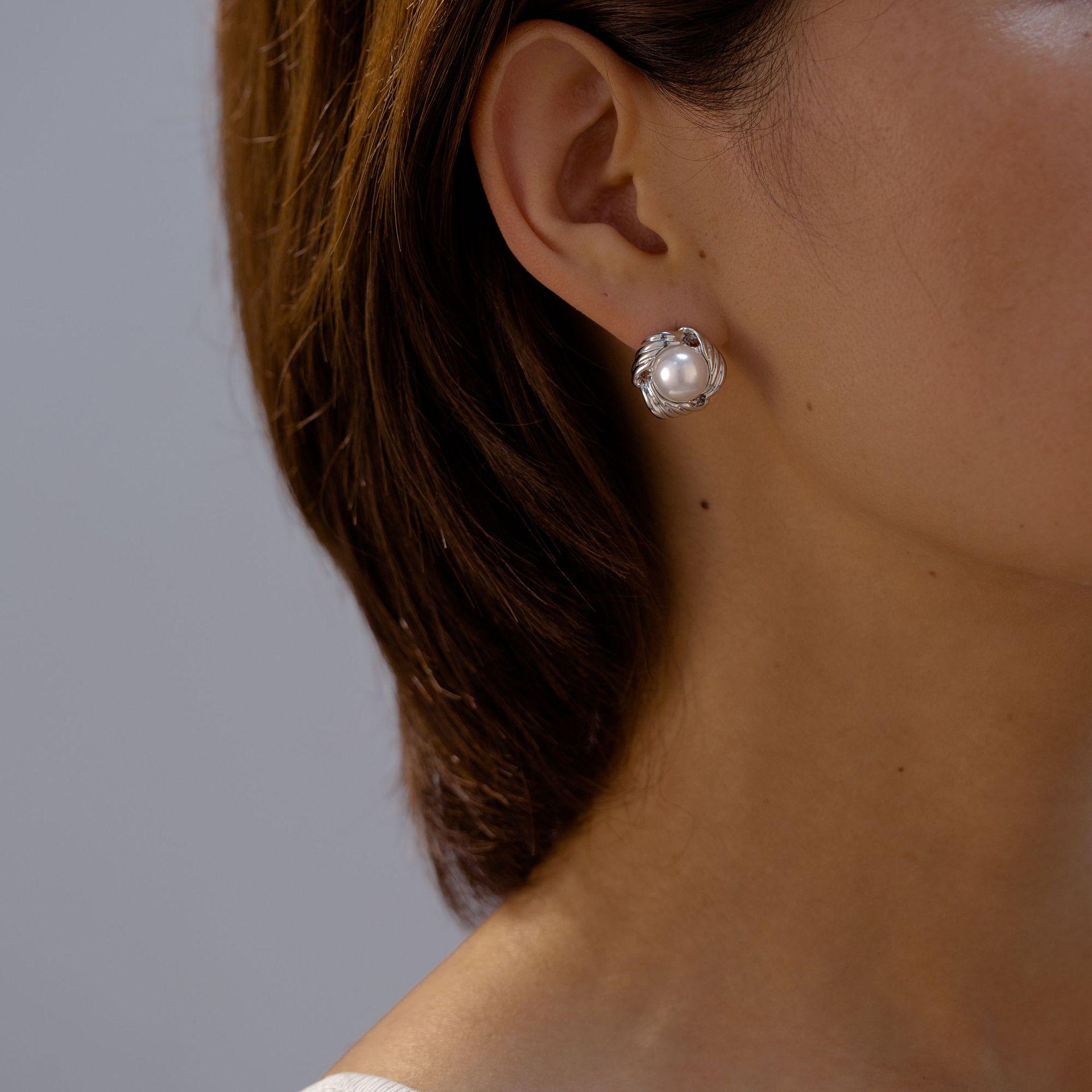 

Женские серьги с цветочным дизайном из жемчуга, легкие роскошные ракушечные жемчужины с серебряной иглой