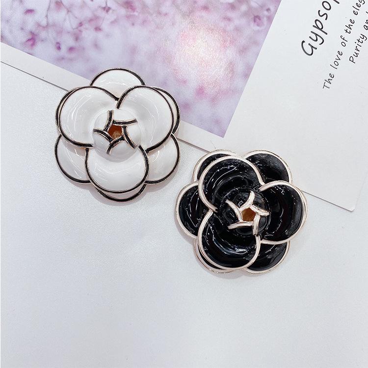 Pearl Camellia Brooch: Elegant Korean-Style Sweater & Coat Accessory for Autumn/Winter