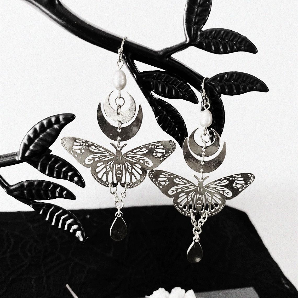 

Серьги-подвески ручной работы в богемном стиле с золотыми бабочками