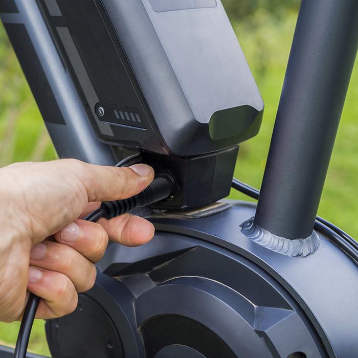 Qoltec Fast Charger for Electric Scooter Bike 36V | 42V | 2A | 5.5*2.1 | Waterproof + Power Cable