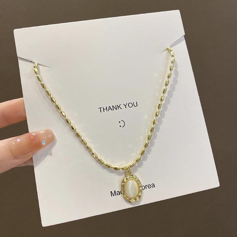 Emerald opal necklace women s versatile collarbone chain court style personalized accessories
