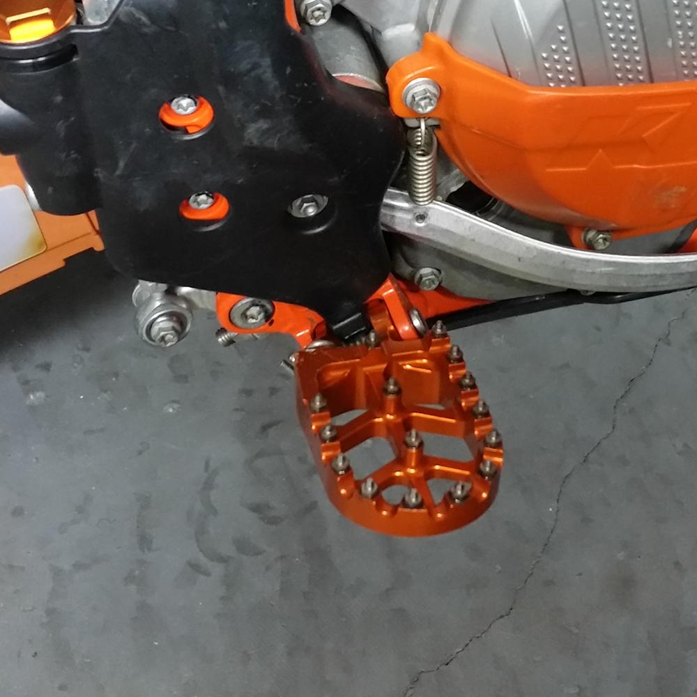 BIUGERCN Motorcycle Aluminum FootRest Pegs Pedals For KTM SX SX-F EXC EXCF XC XCF Dirt Bike Foot Peg Footpeg Accessories