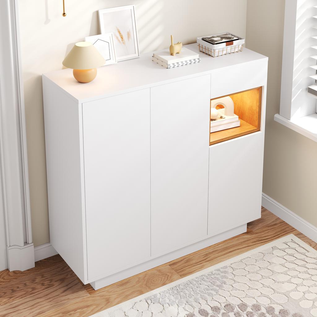This shoe cabinet with one drawer in white and natural wood is perfect for a modern entryway. It offers space for 14–18 pairs of shoes.