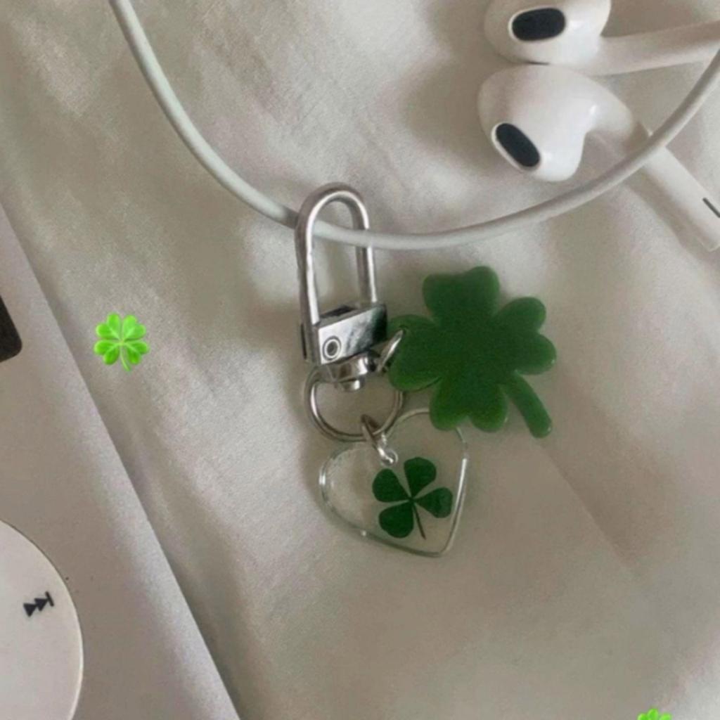 Stylish Handmade Four Leaf Clovers Pendant Charm Trendy Key Accessory Collection for Personalized Fashion Enthusiasts