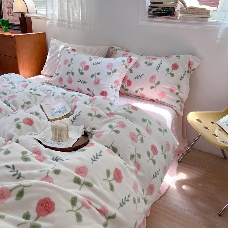 Set de patru piese din catifea cu lapte de iarnă de clasa a în desene animate pat îngroșat pentru student cearșaf de pat din trei piese cearșaf de pat cuvertură