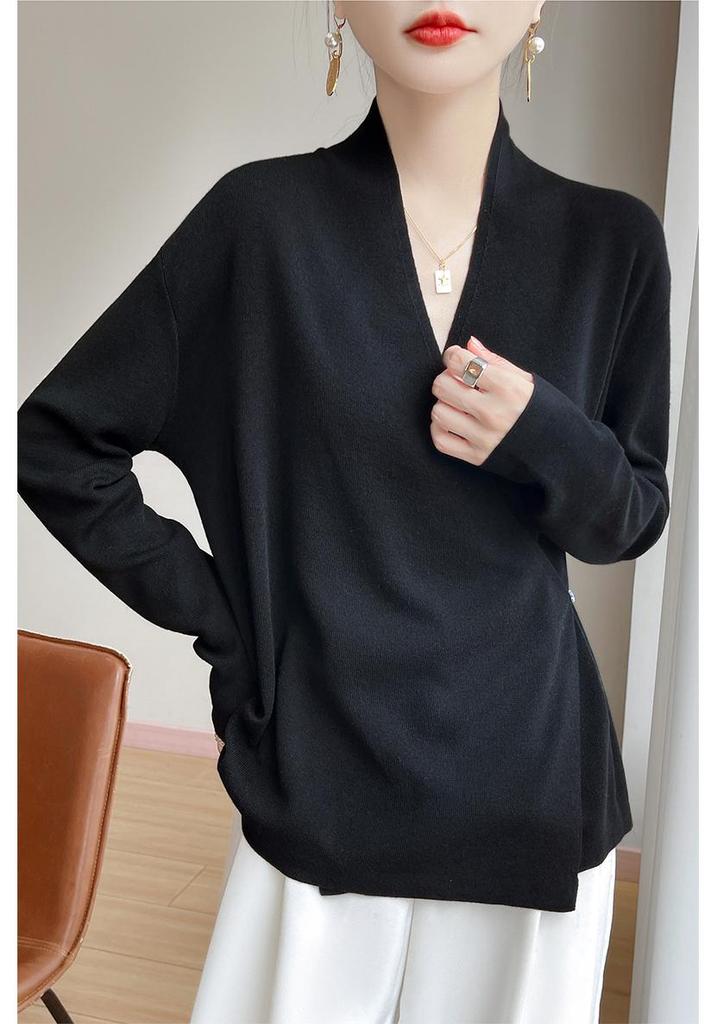 High-End V-Neck Knit Cardigan for Women - Soft, Loose, and Elegant Autumn/Winter Sweater Coat