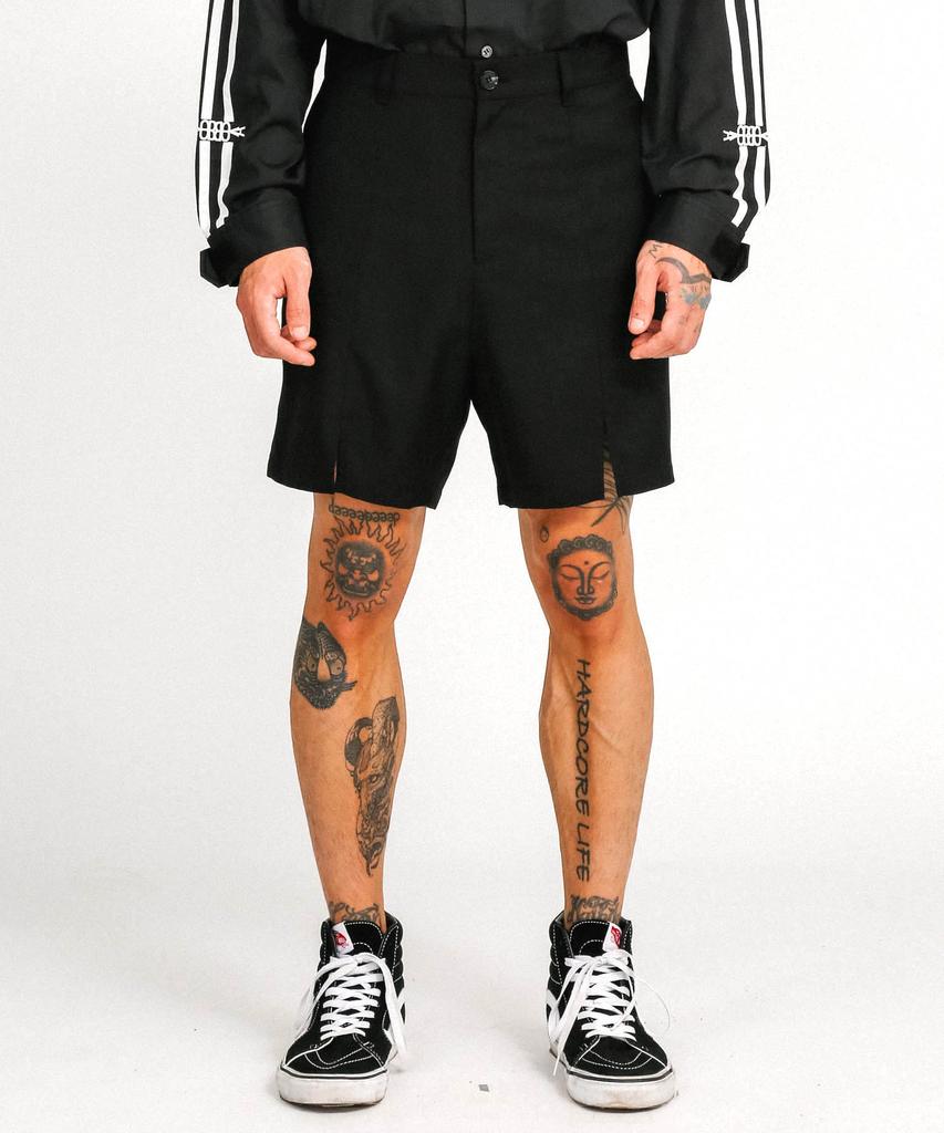 AJOBYAJO Slit Shorts [Black]