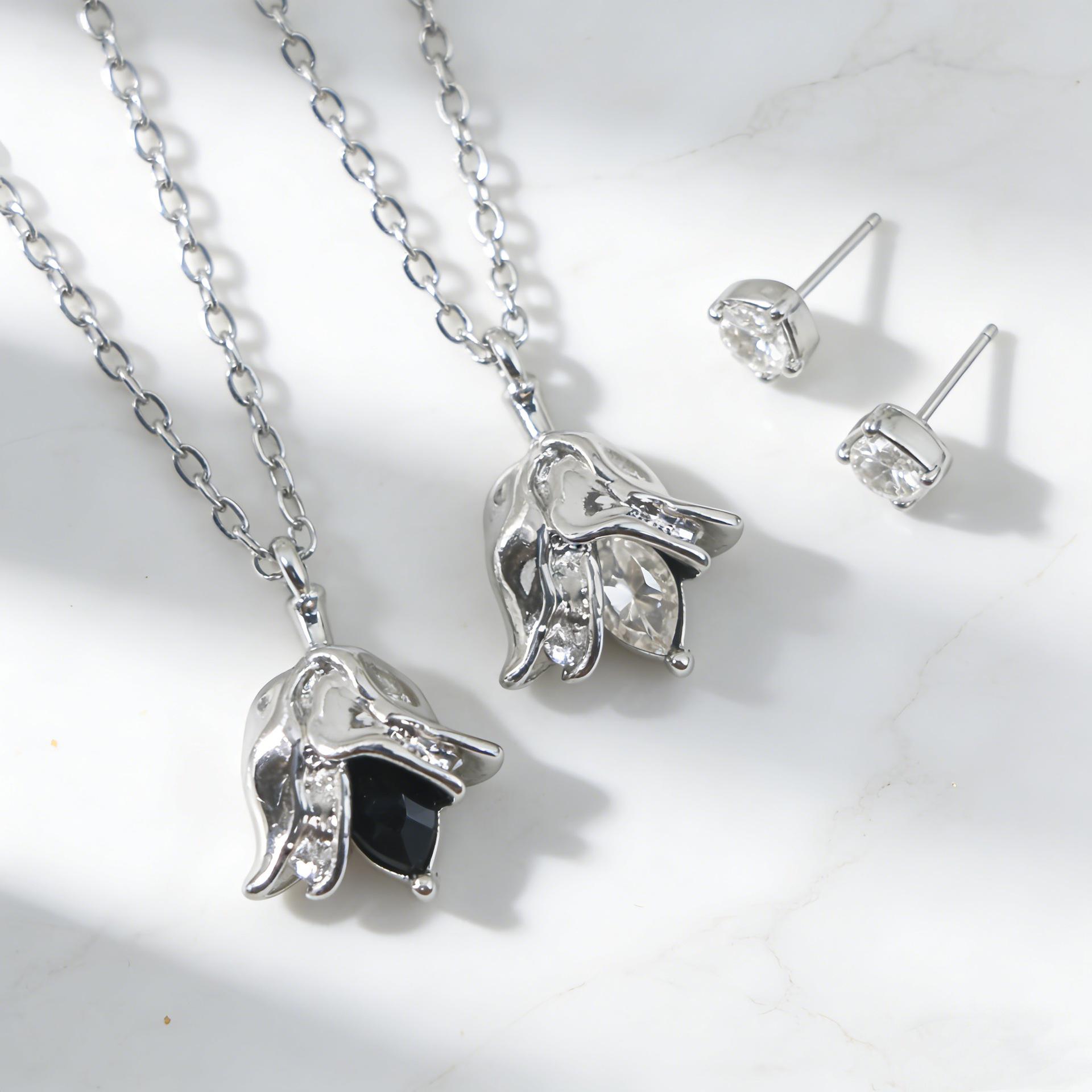 Elegant French Rose Flower Pendant Necklace for Women