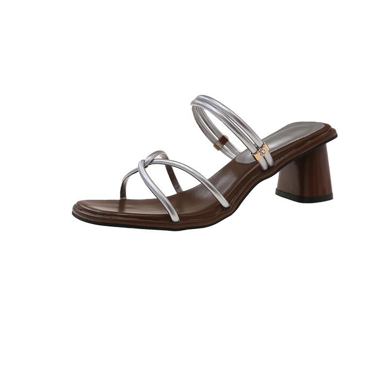 Square Head Slope Heel Pinch Foot Women's Flip-flops 2025 Spring and Summer New Casual Wear Fashion Versatile Temperament Sandals