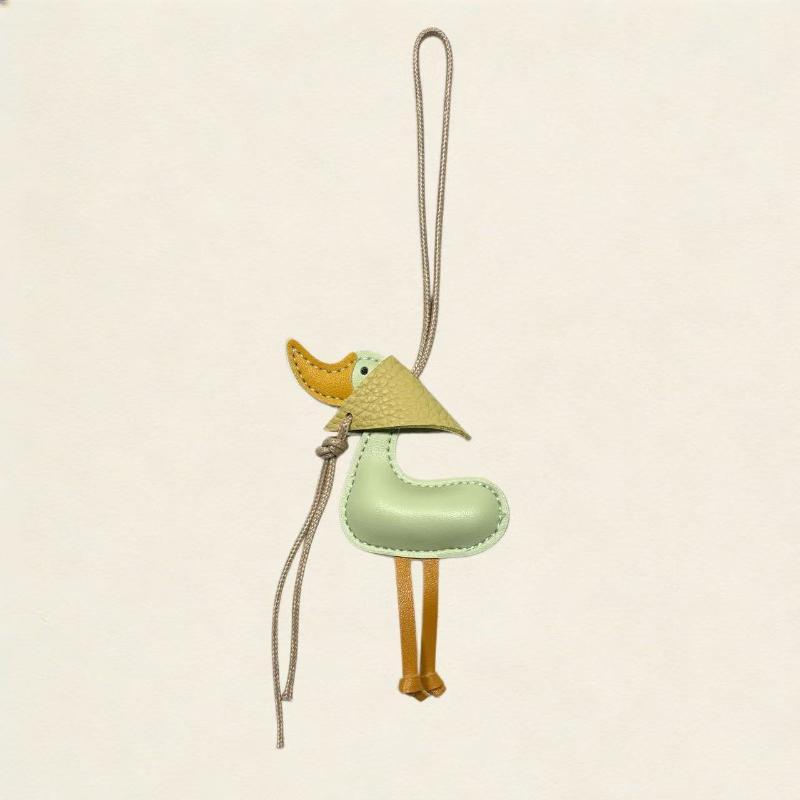 New Creative Scarf Duck Duck Duckling Car Keychain Leather Bag Pendant Pendant Car Keychain Decoration With Cute Keychain