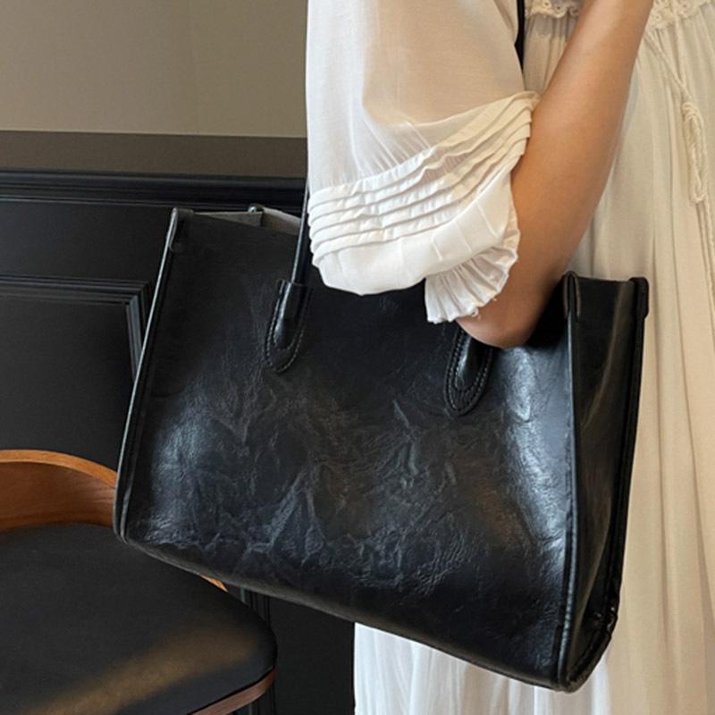 Retro Commuter Style Large Bag, Stress-relieving, Fashionable and Stylish Tote Bag, Large-capacity Single-shoulder Bag