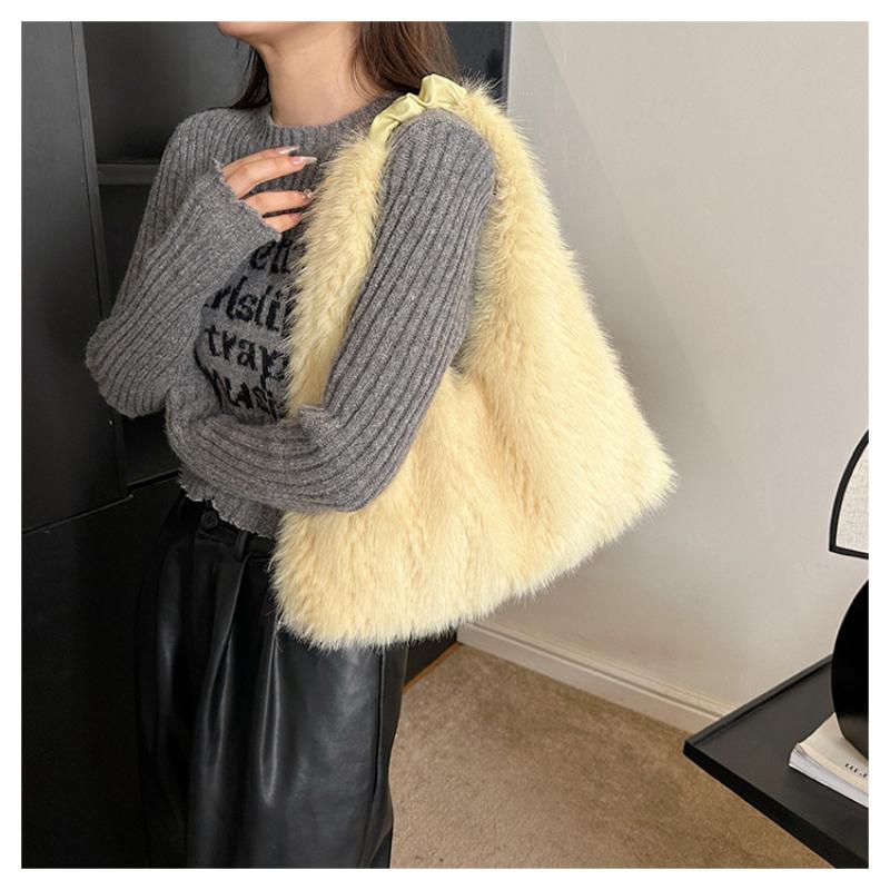 Autumn and Winter New Fashion Macaroon Women's Shoulder Bags Fluffy Long Plush High Capacity Armpit Bags Foreign Style Female Portable Large Tote Bags