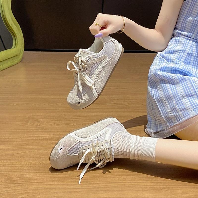 Women Casual Sports Shoes 2026 New Woman Sneakers Lace-up Retro Anti Slip Comfortable Outdoor Casual Shoes Female Flat Shoes