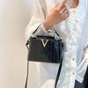 2025 Summer New Fashion Foreign Crocodile Pattern V-shaped Handbag Bag Women's Messenger Shoulder Bag