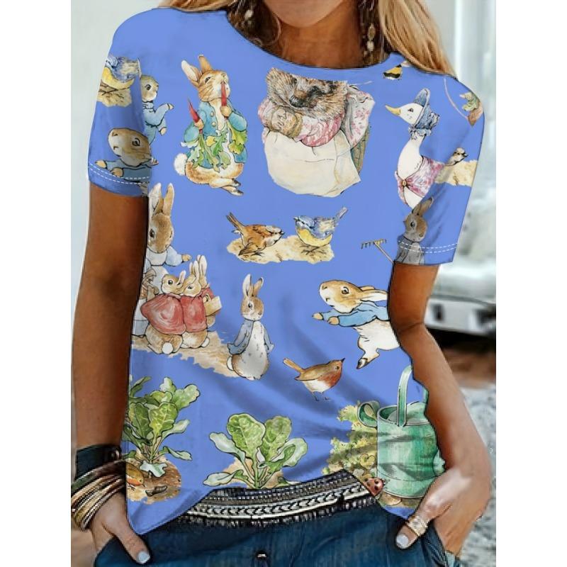 Magenta Swan Women's Tee - Aurora & Floral Graphic, Enchanted Winter Print Design for Casual Daily Wear