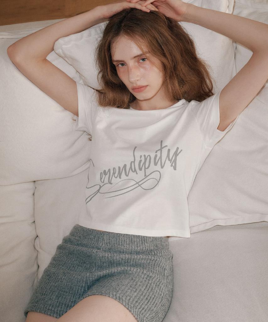 AEGO FREEDOM LAB Serendipity Crop T-Shirt_White