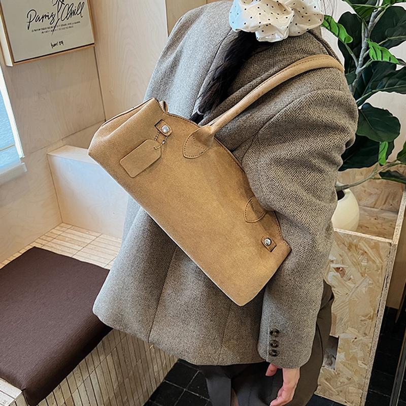 Light Luxury Brand Design Shoulder Bag Retro Tote Bag New High-end Underarm Bag Stylish Versatile Commuter Bag CLE