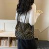 Leopard Print Shoulder Bag Women's Crossbody Bag Large Capacity Tote Bag Commuter Underarm Bag