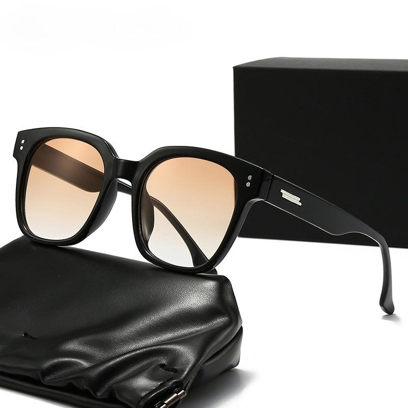 Men's Stylish Oversized Square Sunglasses with A Premium Feel, UV Protection, Suitable for Everyday Sun Protection.
