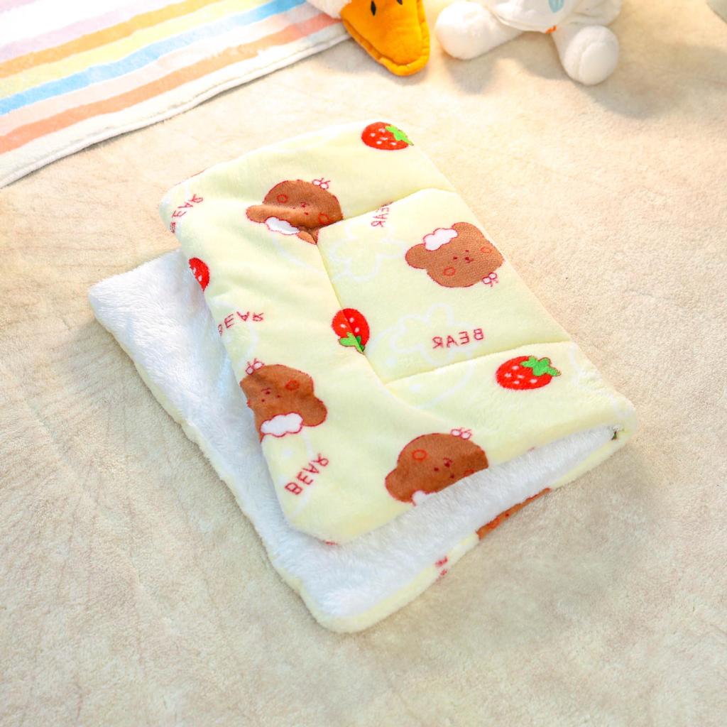 All-Season Universal Pet Cushion: Warm Dog Bed, Cat Sleeping Blanket
