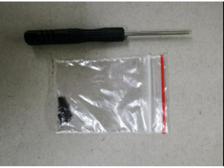 

Набір радіокерованого літака SU35: Чотириканальний фюзеляж із сервоприводом, світлодіодними вогнями, пропелером та деталями двигуна.