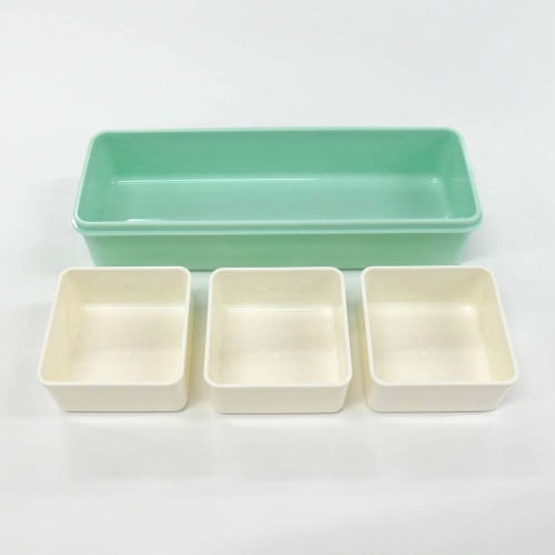 Skater Nutritionally Balanced Bento Box, 2-Tier, with Silicone Inner Lid, 900ml Capacity, Slim Type, with Inner Filler, Powder Pastel Green, Made In J