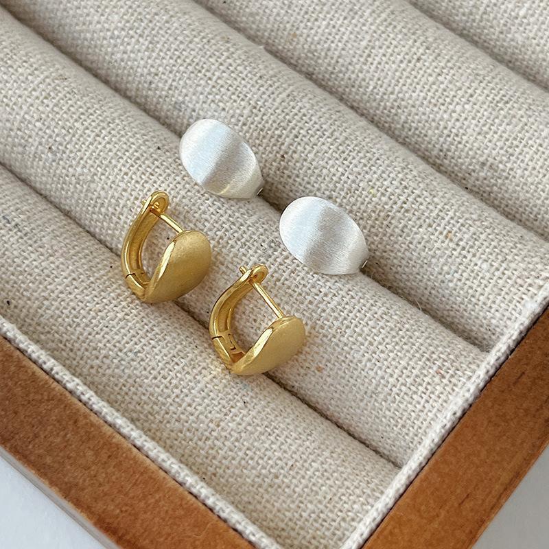 Earrings Heavy Industry Frosted Ear Buckles Exquisite Simple Niche Ins Design Premium Earrings Versatile Jewelry