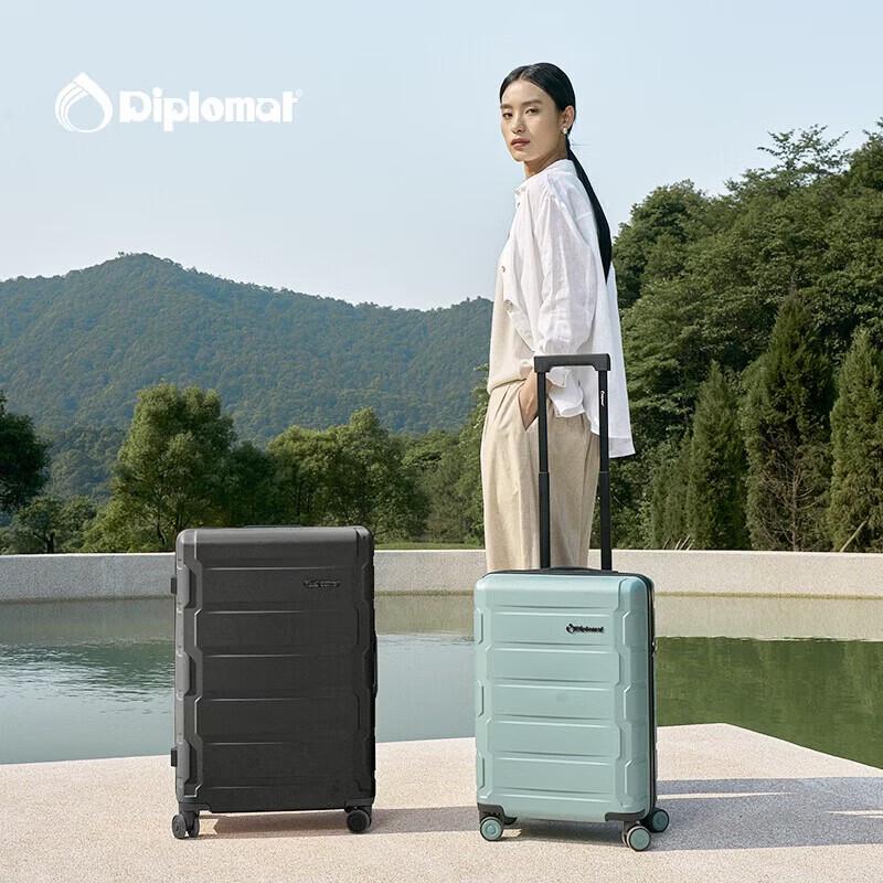 Diplomat TC-26082 20-inch Hardside Spinner Luggage