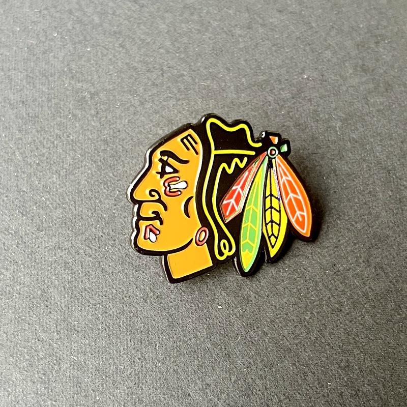 Creative Alloy Lapel Pin Fashion Brooch Collar Pin Badge for Clothing Accessories with Durable Metal Construction and Secure Clasp Design