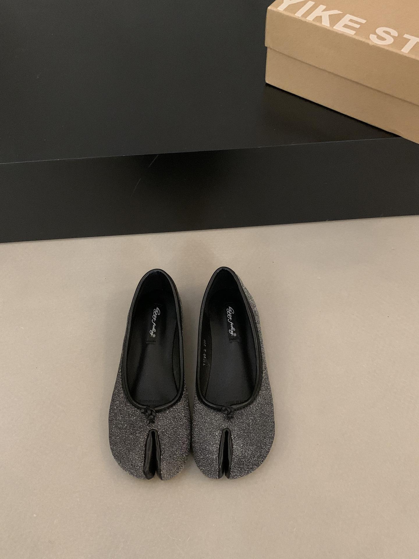 

Korean version of retro pig s trotters, split-toe single shoes for women s 2025 spring and autumn new flat-soled leopard print soft-soled Doudou shoe 40