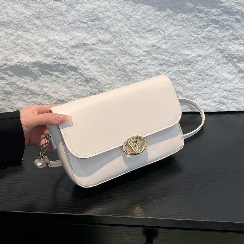 Personalized commuter small square bag women's leisure new solid color simple versatile daily temperament light luxury messenger bag