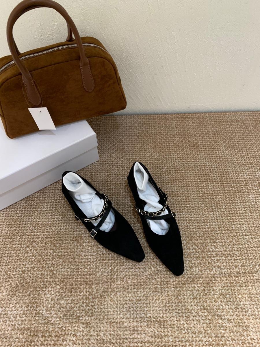 

2025 autumn new pointed chain texture inner height increase single shoes women s evening breeze bow Mary Jane shoes 39 чёрный