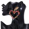 Orecchini a forma di cuore con strass europei e americani: Colorato, Vuoto, Design a Cuore d'Amore per una Dichiarazione di Moda Unica.