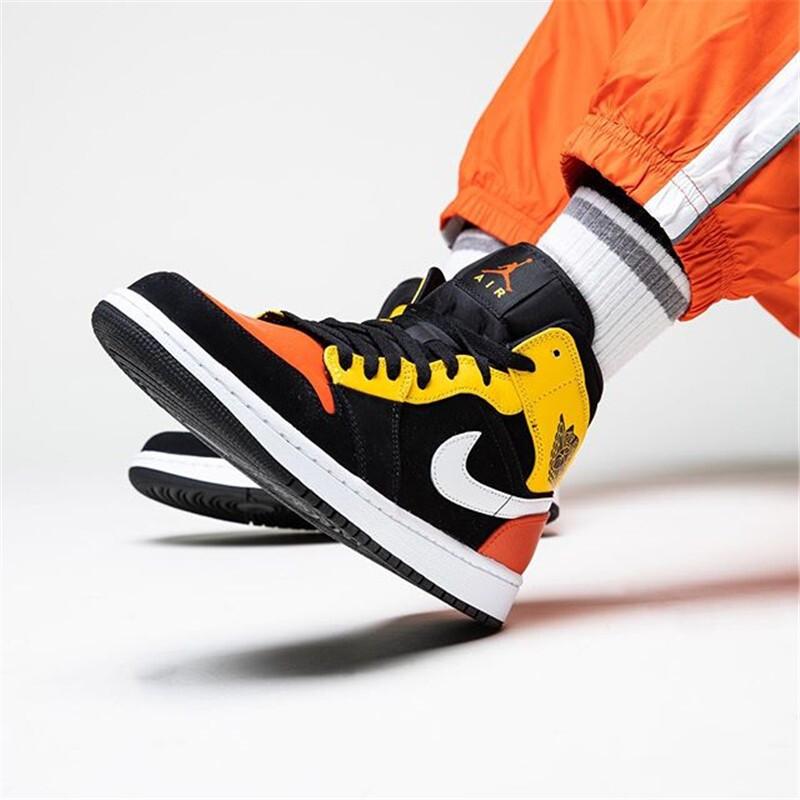 Ny Jordan 1 Mid Svart Amarillo Team Orange GS BQ6931-087