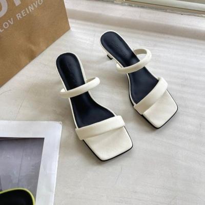 Mode Sandalen Sommer Neue Quadratischen Kopf Einfache Dünne Open-toe Flip-Flops mit Temperament frauen Schuhe