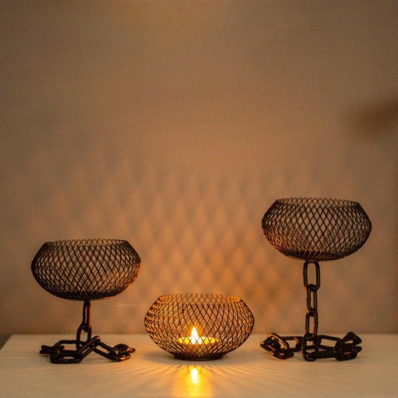 Iron Lantern Candle Holder Sturdy High Temperature Resistant Mesh Hollow Design Aromatherapy Lamp Table Decoration Metal Crafts