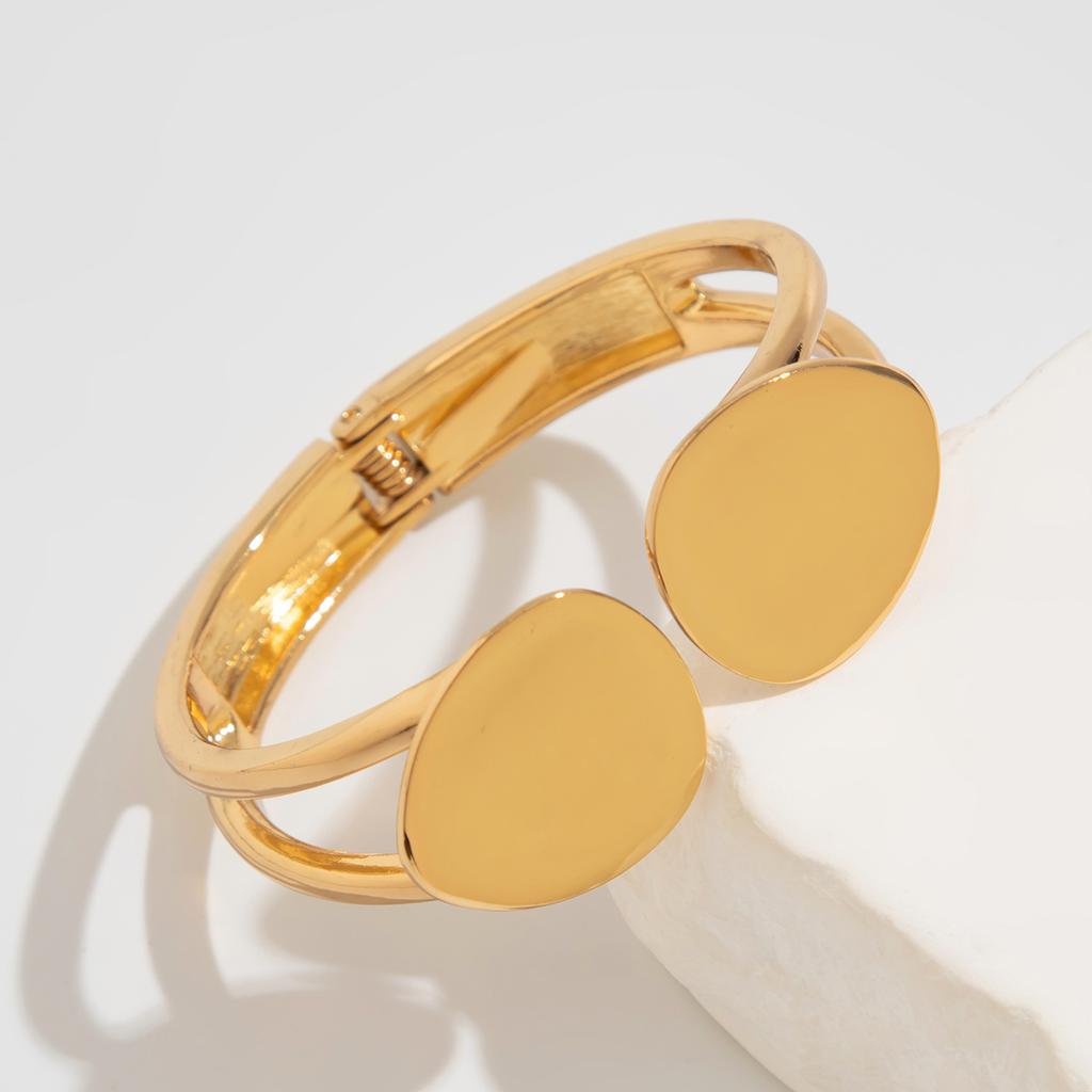 Exaggerated Large Pearl Open Bracelet Bracelet Metal Water Drop Wide-Sided Striped Spring Buckle Bracelet
